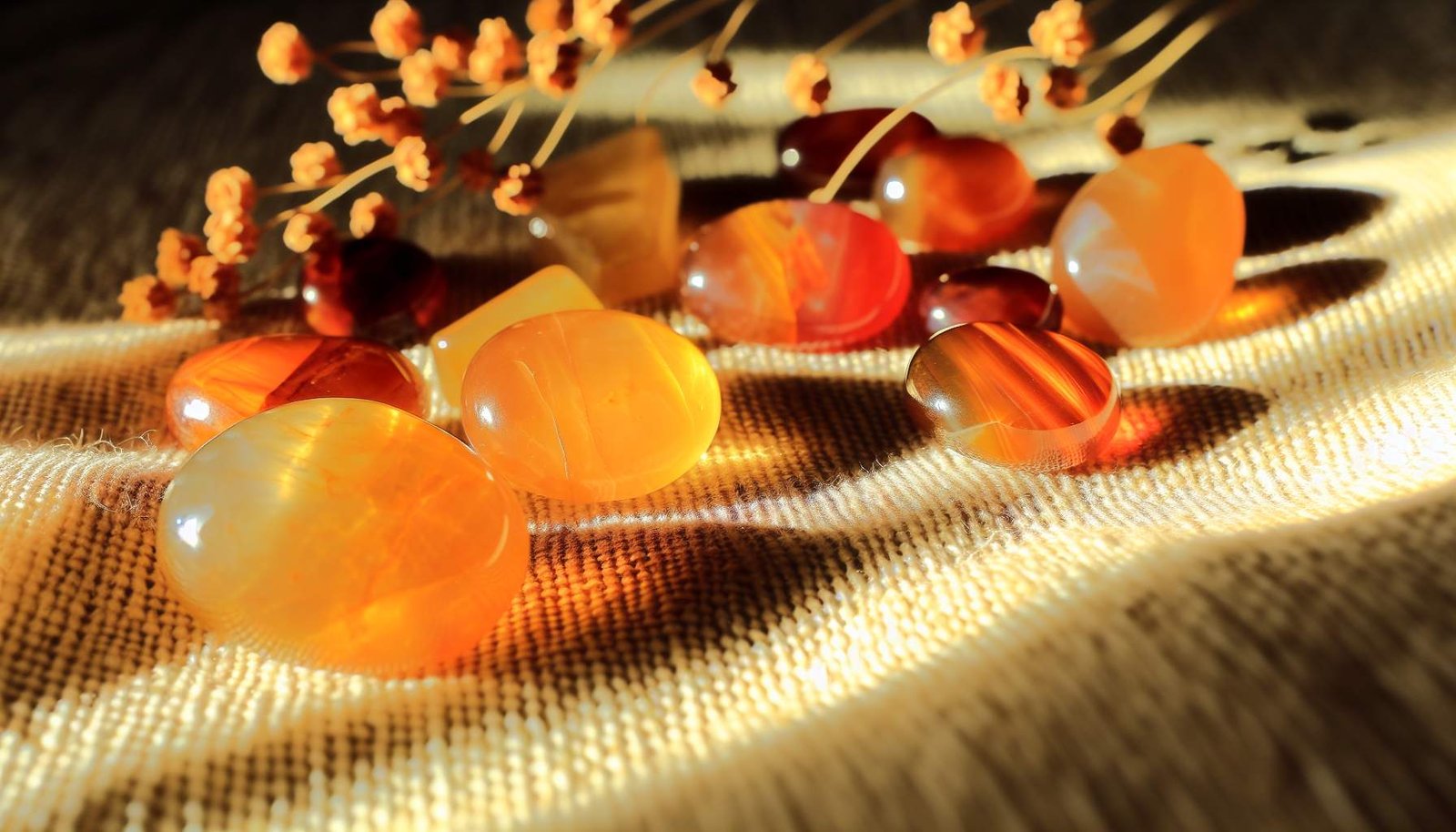 Pierres orangées : leur signification révélée !